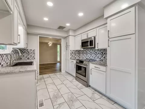 Kitchen - 2979 E 77th Pl, Tulsa, OK 74136 photo 2 of 6