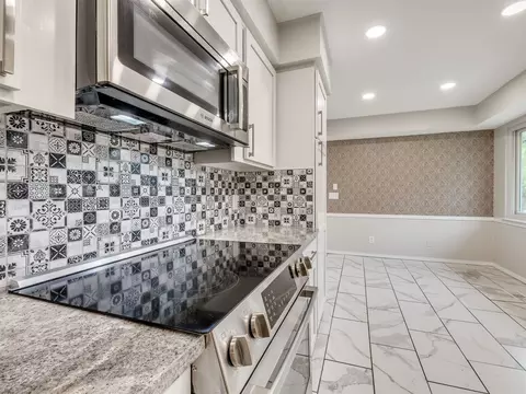 Kitchen - 2979 E 77th Pl, Tulsa, OK 74136 photo 3 of 6