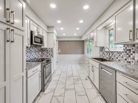 Kitchen - 2979 E 77th Pl, Tulsa, OK 74136 photo 1 of 6