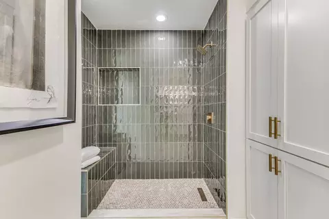 Bath - 6223 E 100th Pl, Tulsa, OK 74137 photo 1 of 5