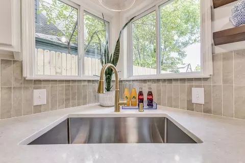 Kitchen - 6223 E 100th Pl, Tulsa, OK 74137 photo 4 of 4