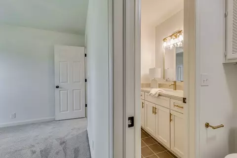 Bath - 6223 E 100th Pl, Tulsa, OK 74137 photo 5 of 5