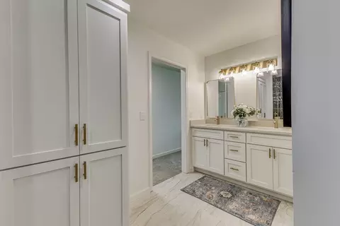 Bath - 6223 E 100th Pl, Tulsa, OK 74137 photo 2 of 5