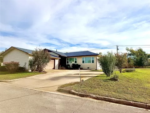 17 E Norma Ave, Sulphur, OK 73086