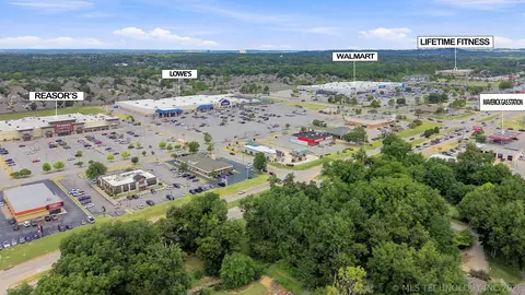 12323 S Oxford Ave, Bixby, OK 74008