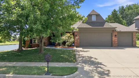 114 E 125th Ct S, Jenks, OK 74037