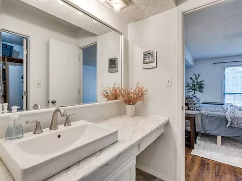 Bath - 4236 E 84th St, Tulsa, OK 74137 photo 1 of 7