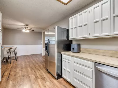 Kitchen - 4236 E 84th St, Tulsa, OK 74137 photo 4 of 6