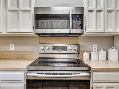 Kitchen - 4236 E 84th St, Tulsa, OK 74137 photo 3 of 6