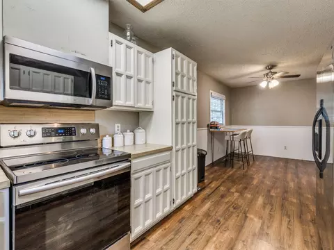 Kitchen - 4236 E 84th St, Tulsa, OK 74137 photo 5 of 6