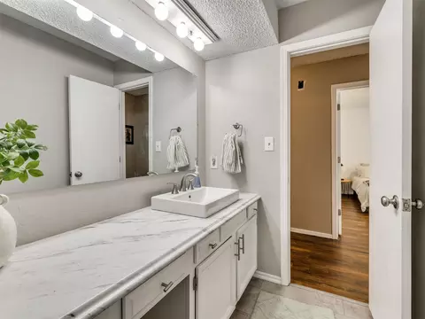 Bath - 4236 E 84th St, Tulsa, OK 74137 photo 5 of 7