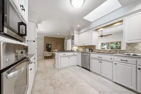 Kitchen - 2706 E 57th St, Tulsa, OK 74105 photo 2 of 4