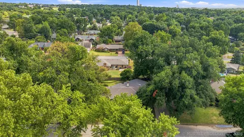 View/Area - 2706 E 57th St, Tulsa, OK 74105 photo 3 of 5