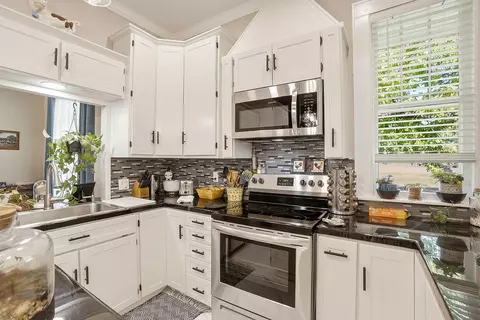 Kitchen - 100 E 16th, Ada, OK 74820 photo 2 of 4