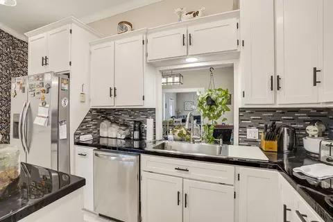 Kitchen - 100 E 16th, Ada, OK 74820 photo 3 of 4