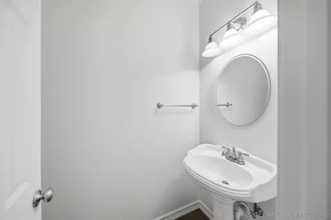Bath - 8752 E 102nd St, Tulsa, OK 74133 photo 7 of 7