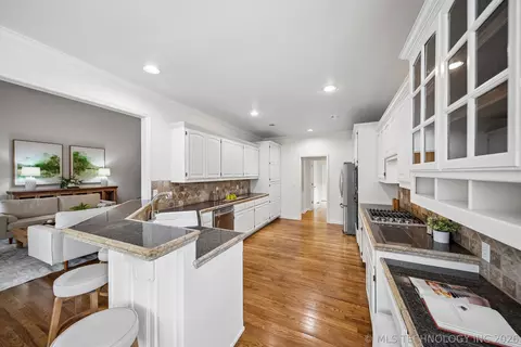 Kitchen - 8752 E 102nd St, Tulsa, OK 74133 photo 1 of 8