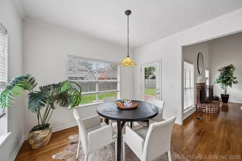 Dining - 8752 E 102nd St, Tulsa, OK 74133 photo 3 of 3