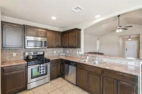 Kitchen - 11716 E 109th St N, Owasso, OK 74055 photo 1 of 1