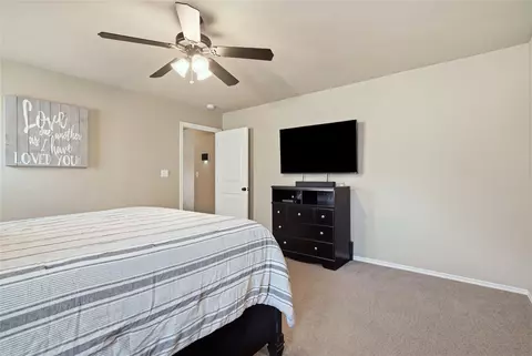 Bedroom - 11716 E 109th St N, Owasso, OK 74055 photo 2 of 6