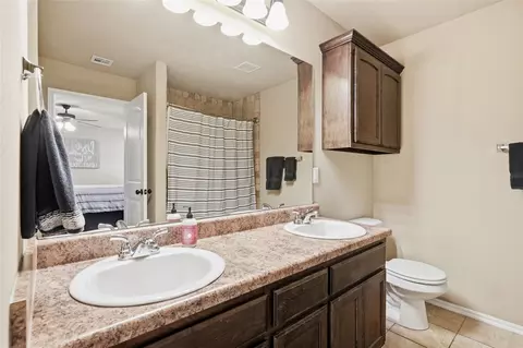 Bath - 11716 E 109th St N, Owasso, OK 74055 photo 1 of 2