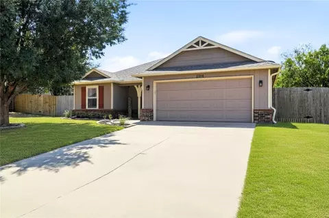 Exterior - 11716 E 109th St N, Owasso, OK 74055 photo 2 of 8