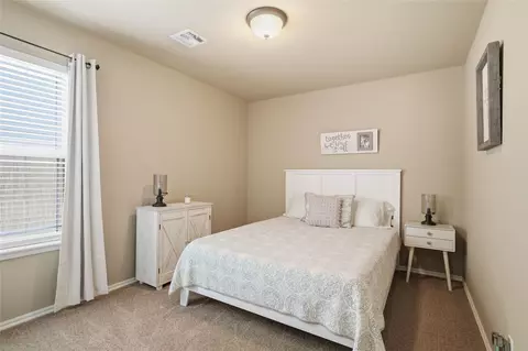 Bedroom - 11716 E 109th St N, Owasso, OK 74055 photo 4 of 6