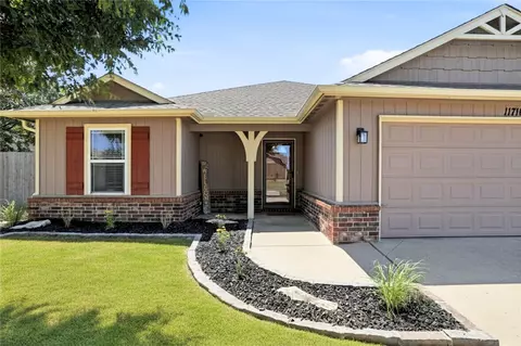 Exterior - 11716 E 109th St N, Owasso, OK 74055 photo 3 of 8