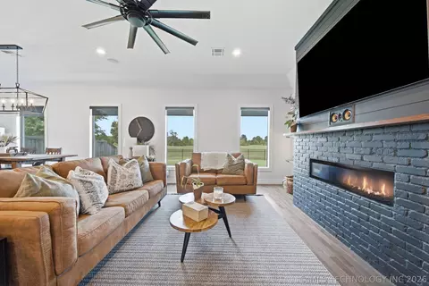 Living - 30733 E 65th St S, Broken Arrow, OK 74014 photo 2 of 6