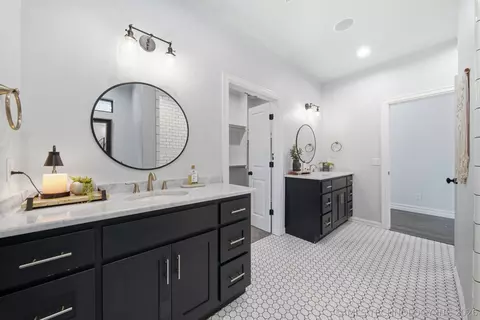 Bath - 30733 E 65th St S, Broken Arrow, OK 74014 photo 1 of 5
