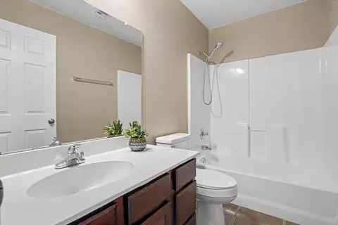 Bath - 3630 E Berkeley St, Broken Arrow, OK 74014 photo 3 of 3