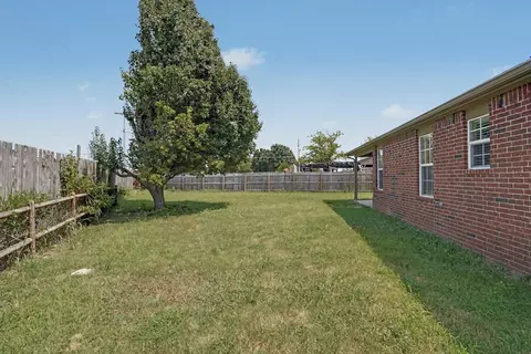 Exterior - 3630 E Berkeley St, Broken Arrow, OK 74014 photo 7 of 8
