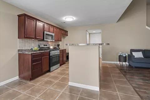 Kitchen - 3630 E Berkeley St, Broken Arrow, OK 74014 photo 1 of 4