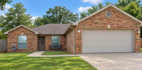 Exterior - 5403 Roadrunner Ct, Durant, OK 74701 photo 2 of 4