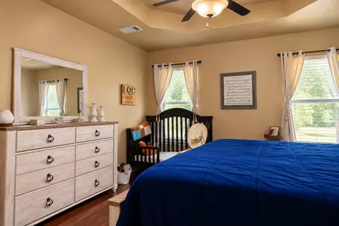 Bedroom - 5403 Roadrunner Ct, Durant, OK 74701 photo 1 of 2