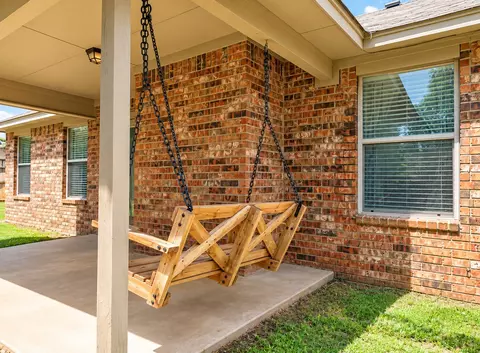 Exterior - 5403 Roadrunner Ct, Durant, OK 74701 photo 3 of 4