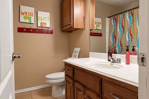 Bath - 5403 Roadrunner Ct, Durant, OK 74701 photo 1 of 1