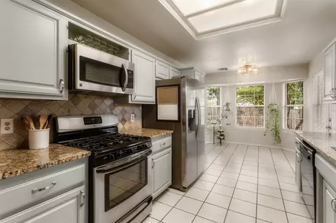 Kitchen - 9321 E 95th Pl S, Tulsa, OK 74133 photo 1 of 5