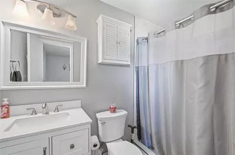 Bath - 1270 E 140th Pl, Glenpool, OK 74033 photo 1 of 2