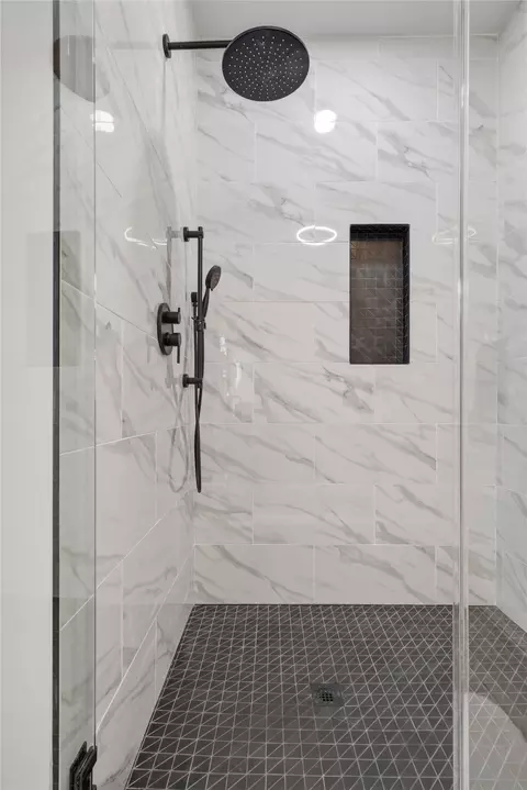 Bath - 7511 E 26th Pl, Tulsa, OK 74129 photo 7 of 7