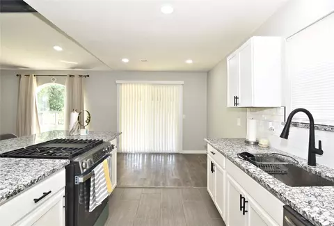 Kitchen - 601 E Toledo Pl, Broken Arrow, OK 74012 photo 3 of 3