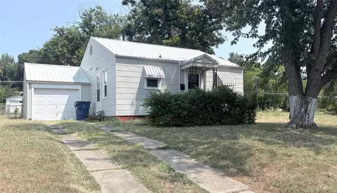 1610 Claremore Ave, Pawhuska, OK 74056