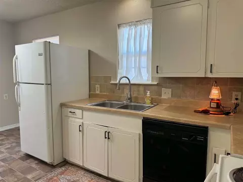 Kitchen - 205 E Harrison, Mcalester, OK 74501 photo 3 of 6