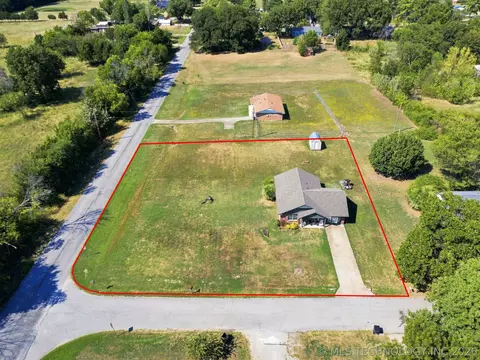 View/Area - 608 Pine St, Henryetta, OK 74437 photo 1 of 2