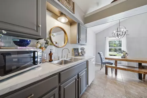 Kitchen - 608 Pine St, Henryetta, OK 74437 photo 1 of 1