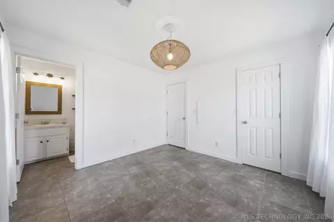 Bedroom - 608 Pine St, Henryetta, OK 74437 photo 2 of 4