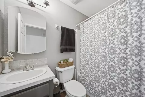 Bath - 608 Pine St, Henryetta, OK 74437 photo 3 of 3