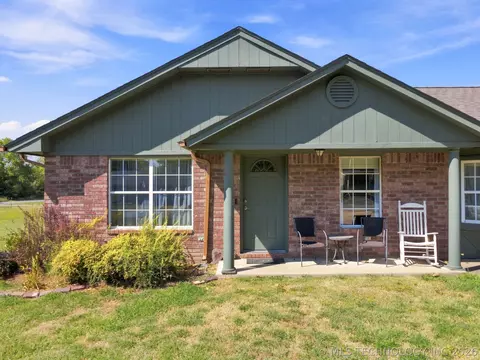 Exterior - 608 Pine St, Henryetta, OK 74437 photo 2 of 4