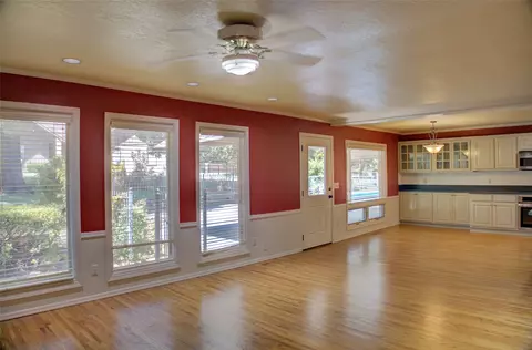 Living - 704 E Union Ct, Broken Arrow, OK 74011 photo 12 of 14