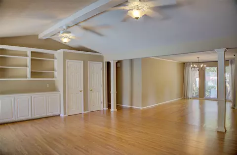 Living - 704 E Union Ct, Broken Arrow, OK 74011 photo 7 of 14